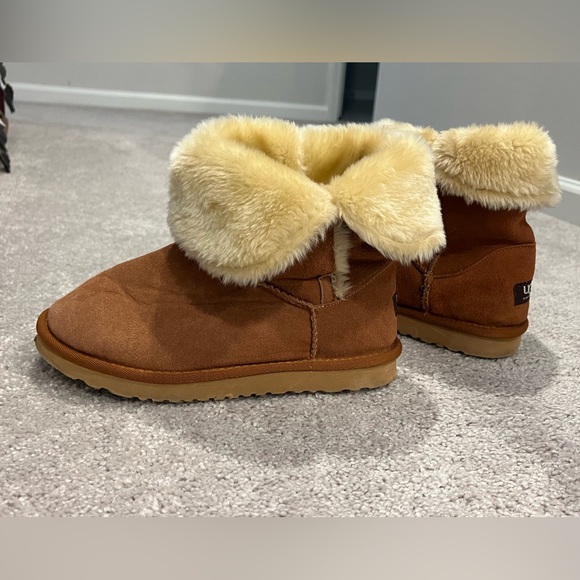 UGG fold down boots, size 8 - Picture 3 of 7